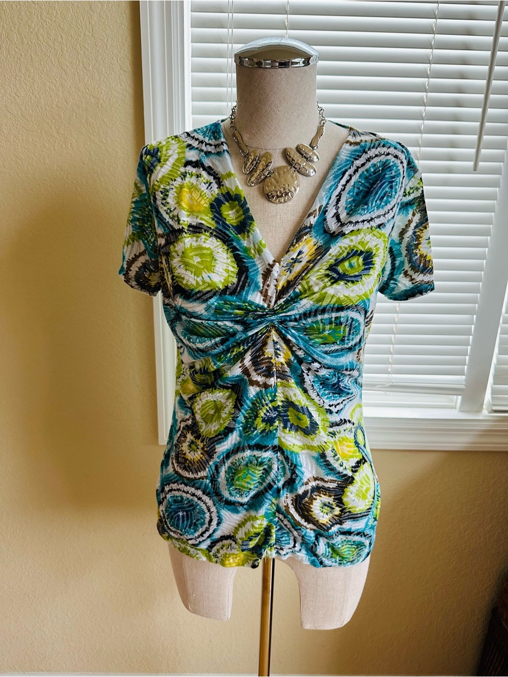 Roushed V-Neck Short Sleeve Top in Teal, Lime & White
